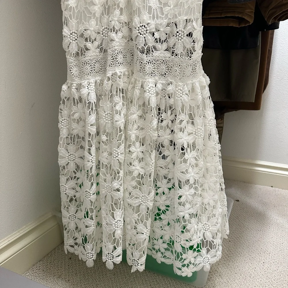 Alexia Admor White Lace Dress - Picture 5 of 9